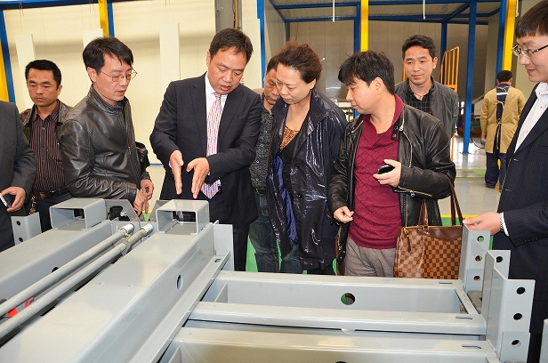 凱斯博電梯2014年全國經(jīng)銷商大會暨十周年慶典圓滿召開-----工廠參觀篇 凱斯博電梯2014年全國經(jīng)銷商大會暨十周年慶典圓滿召開-----工廠參觀篇